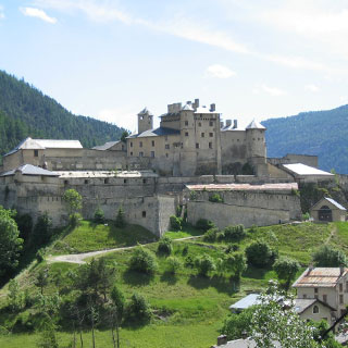 chateau-queyras